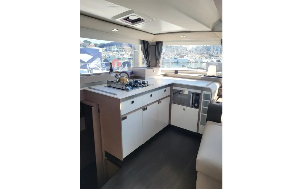 slider 8 Fountaine Pajot Elba 45