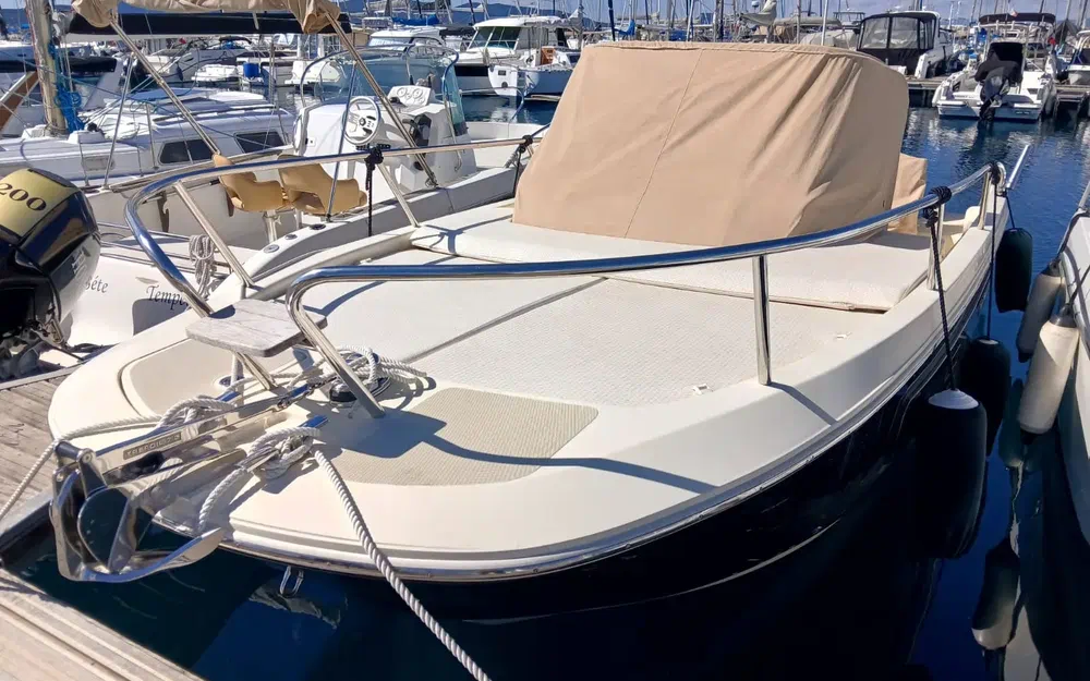 slider 0 Invictus 240