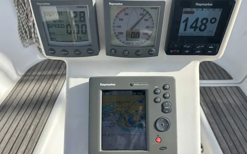 slider 10 Beneteau Oceanis 323 Clipper