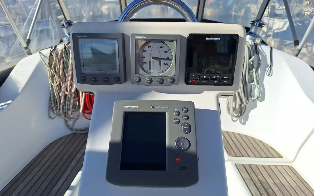 slider 12 Beneteau Oceanis 323 Clipper