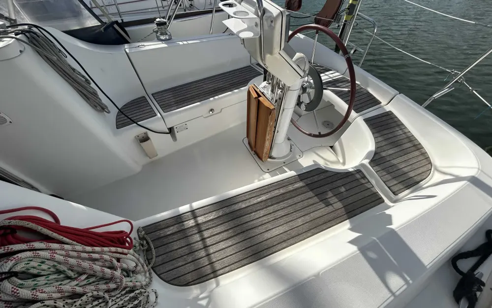 slider 1 Beneteau Oceanis 323 Clipper