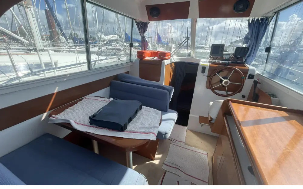 slider 9 Beneteau Antares 7