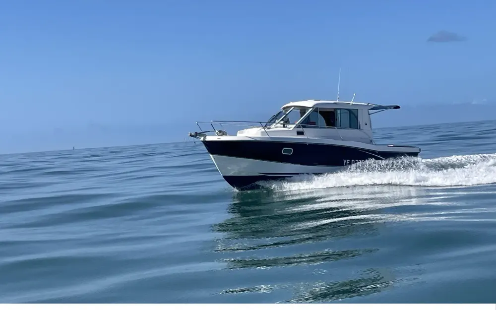 slider 2 Beneteau Antares 7