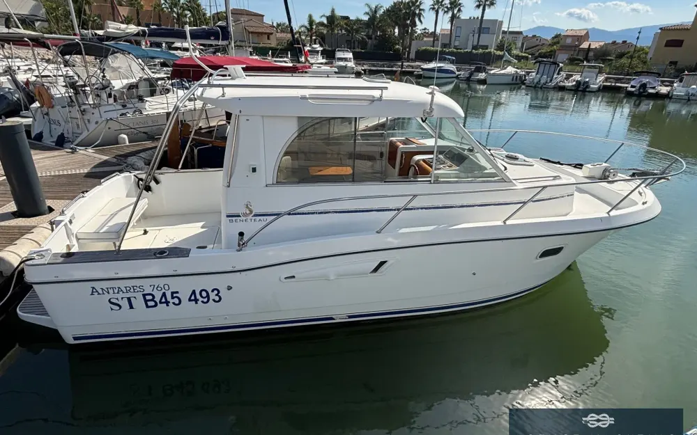 slider 17 Beneteau Antares 760