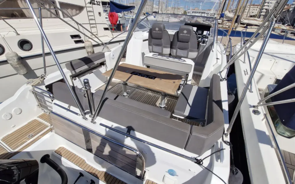 slider 18 Jeanneau Cap Camarat 9.0 WA