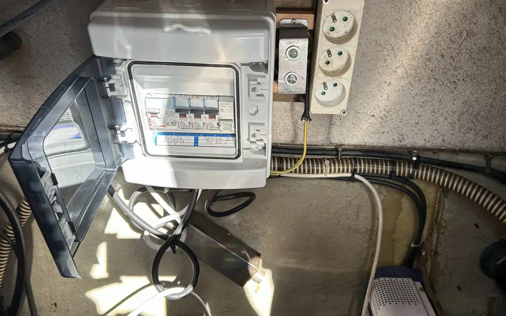 slider 16 Albin Marine MS 82