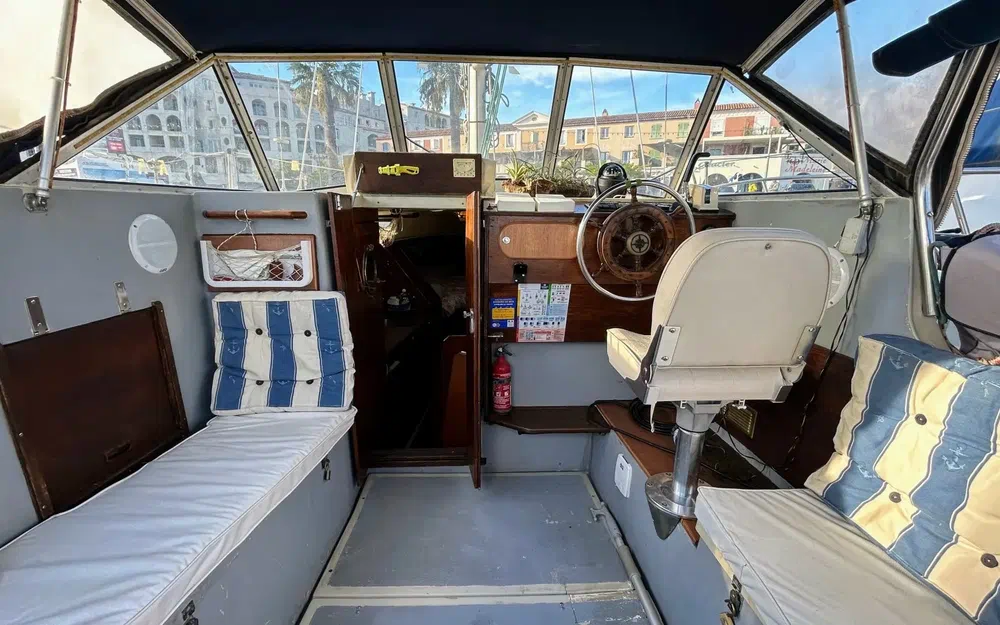 slider 2 Albin Marine MS 82