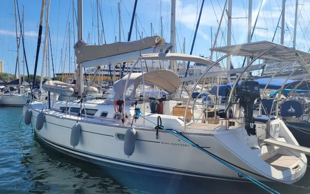 slider 1 Jeanneau Sun Odyssey 49