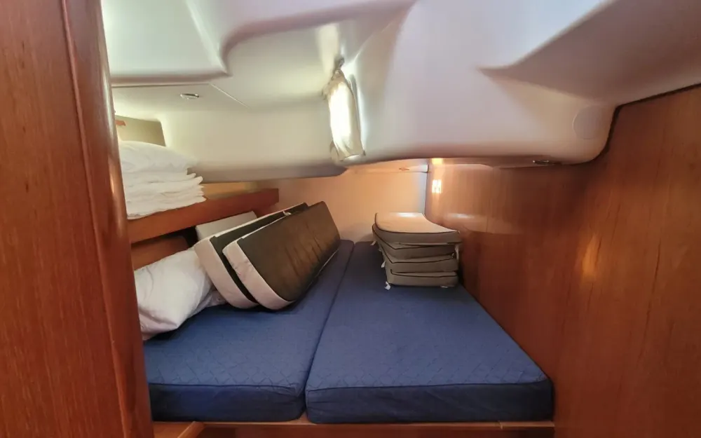 slider 6 Jeanneau Sun Odyssey 49