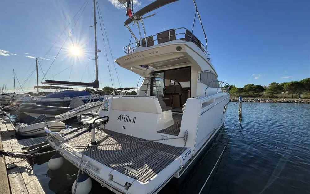 slider 0 Jeanneau Prestige 420 Fly