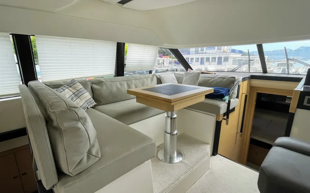 slider 12 Jeanneau Prestige 420 Fly