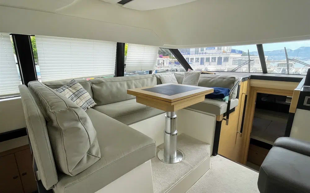 slider 12 Prestige Yachts 420 Fly