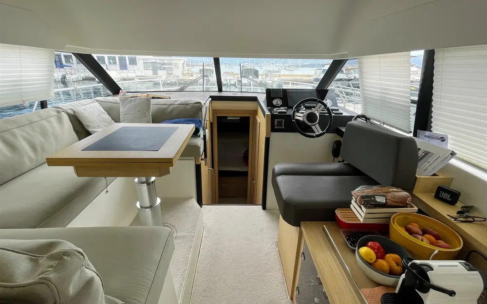 slider 13 Prestige Yachts 420 Fly