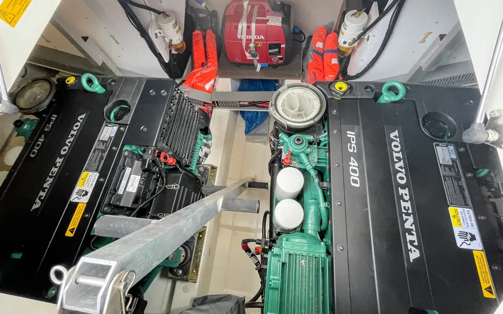 slider 21 Prestige Yachts 420 Fly