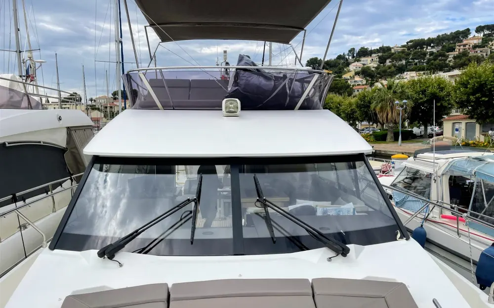 slider 2 Jeanneau Prestige 420 Fly