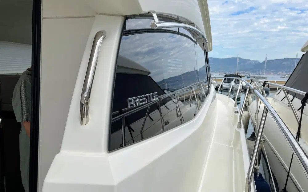 slider 5 Prestige Yachts 420 Fly