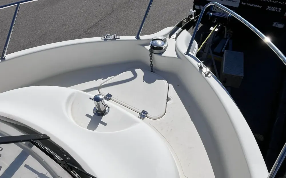 slider 9 Quicksilver  640 Pilothouse