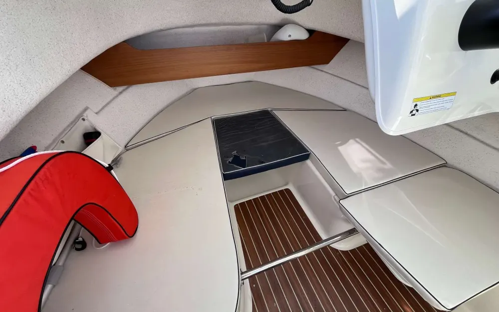 slider 10 Quicksilver  640 Pilothouse