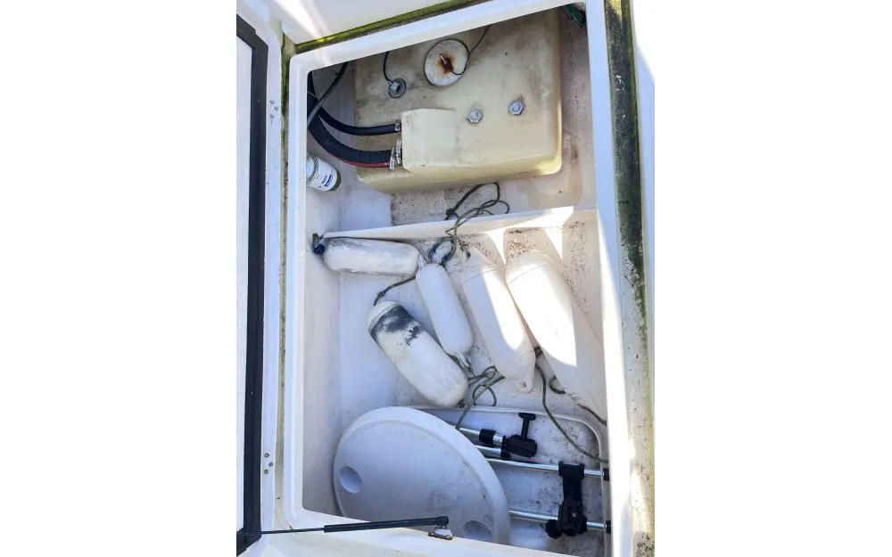 slider 14 Quicksilver  640 Pilothouse