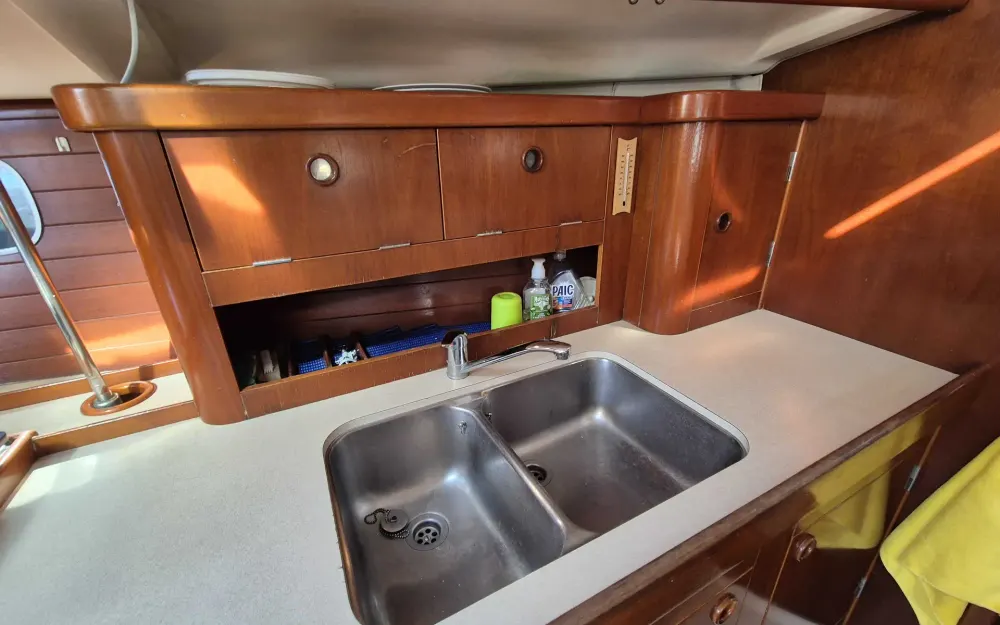 slider 9 Beneteau Oceanis 351