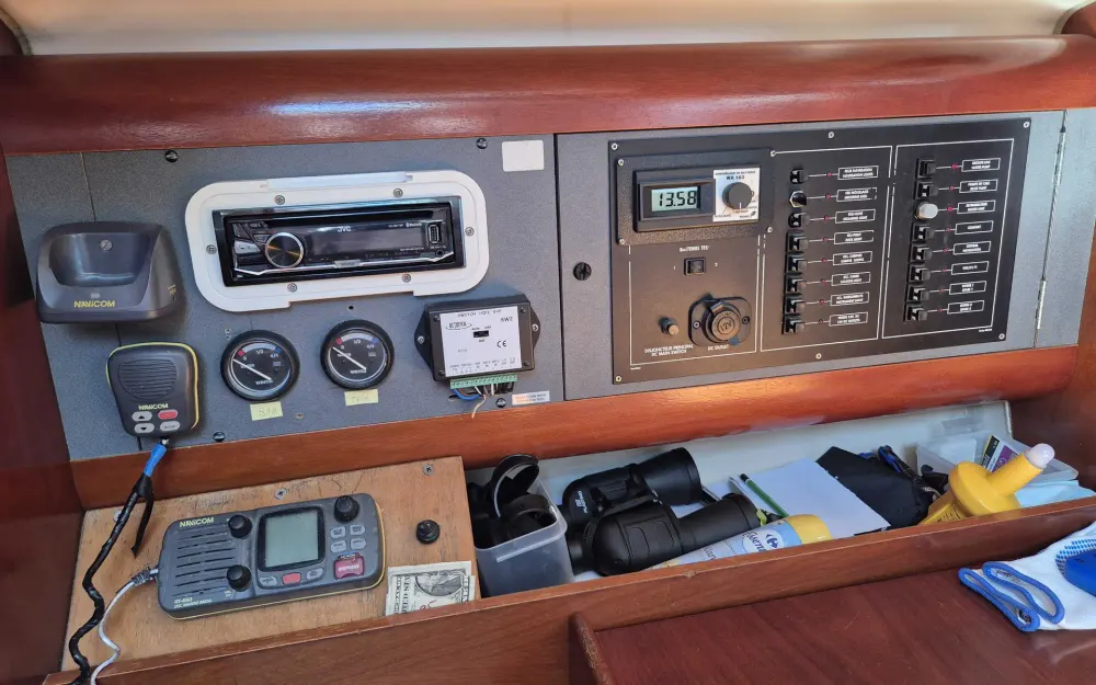 slider 3 Beneteau Oceanis 351