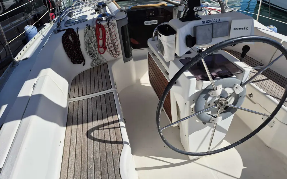 slider 4 Beneteau Oceanis 351