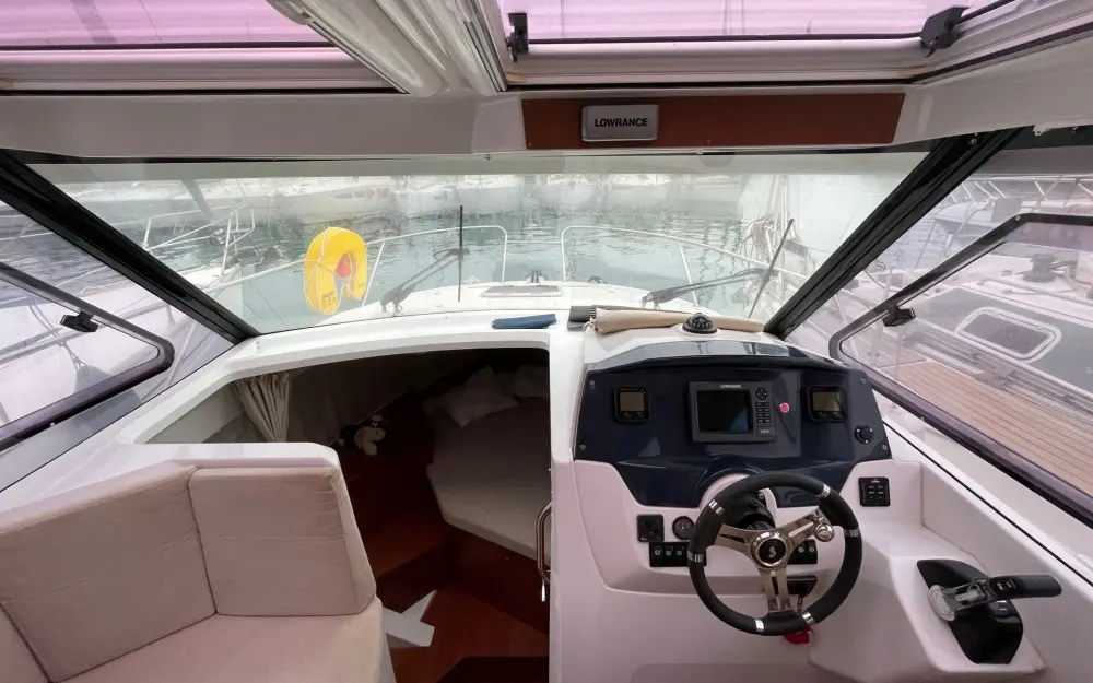 slider 13 Beneteau Antares 880