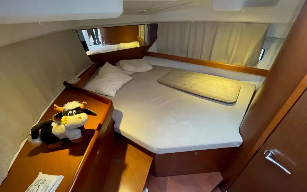 slider 16 Beneteau Antares 880