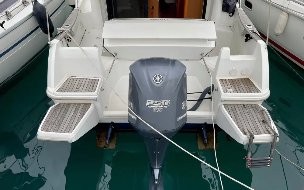 slider 1 Beneteau Antares 880
