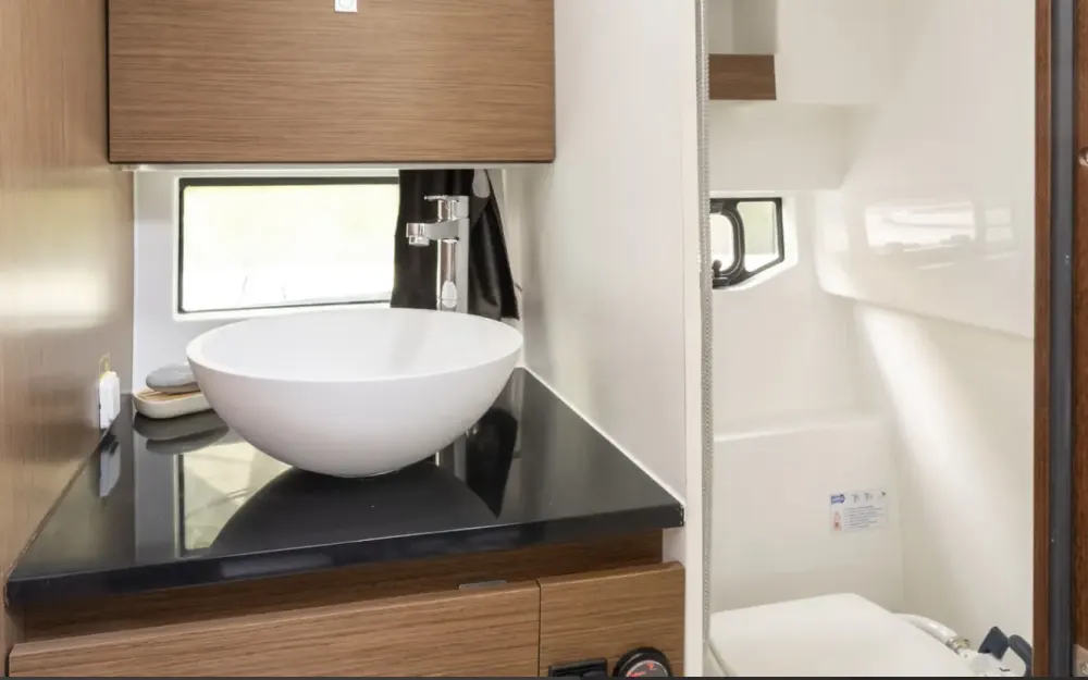 slider 8 Beneteau Flyer 9 Sundeck