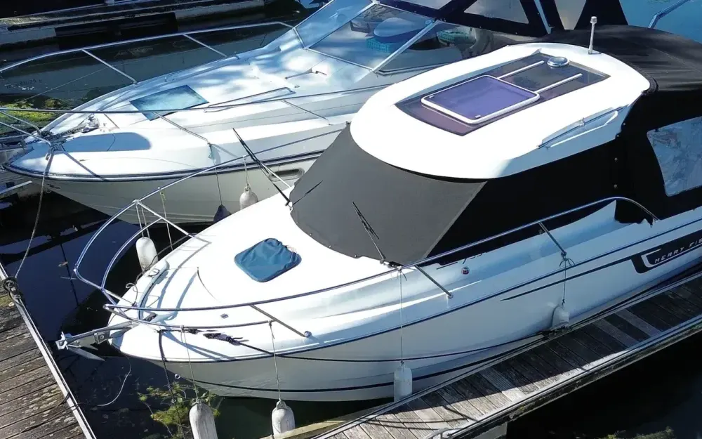slider 0 Jeanneau Merry Fisher 755