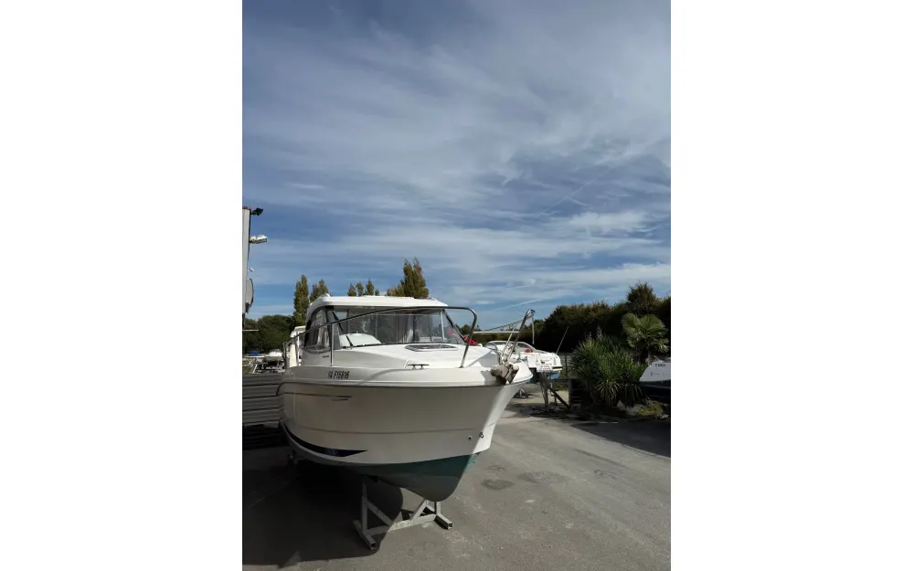 slider 3 Beneteau Antares 6.80