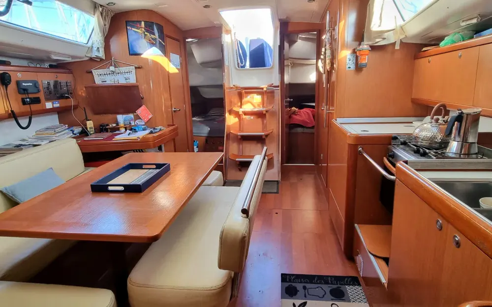 slider 9 Beneteau Oceanis 43