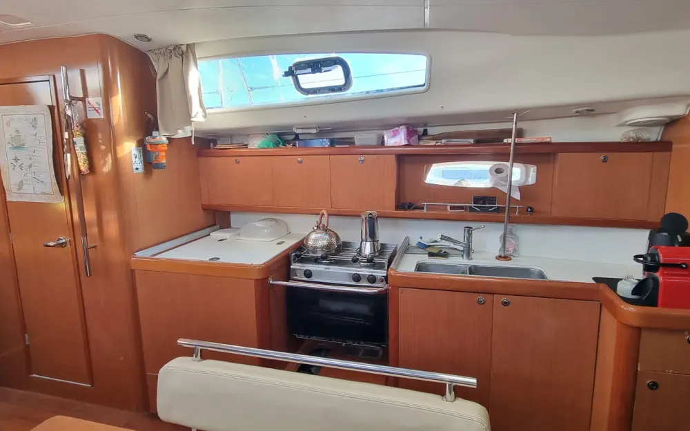 slider 10 Beneteau Oceanis 43