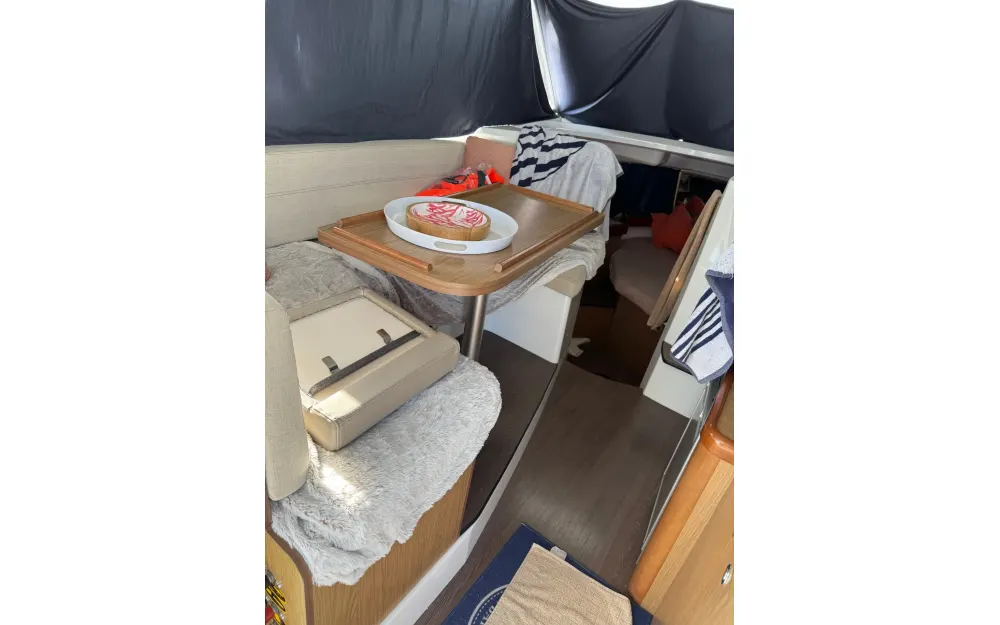slider 10 Beneteau Antares 880 HB