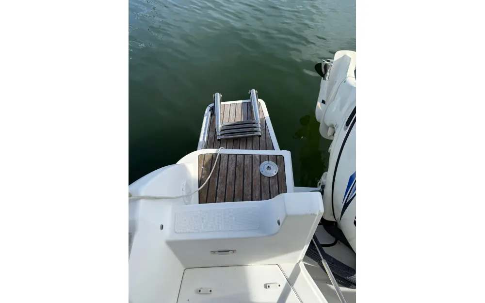 slider 4 Beneteau Antares 880 HB