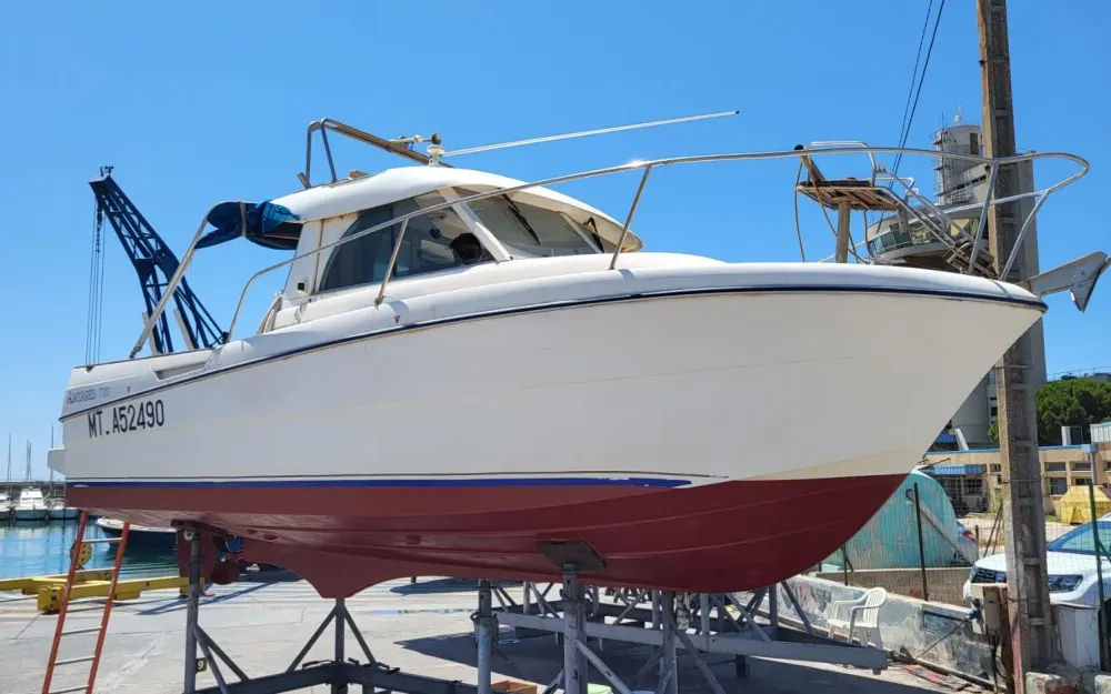 slider 12 Beneteau Antares 710