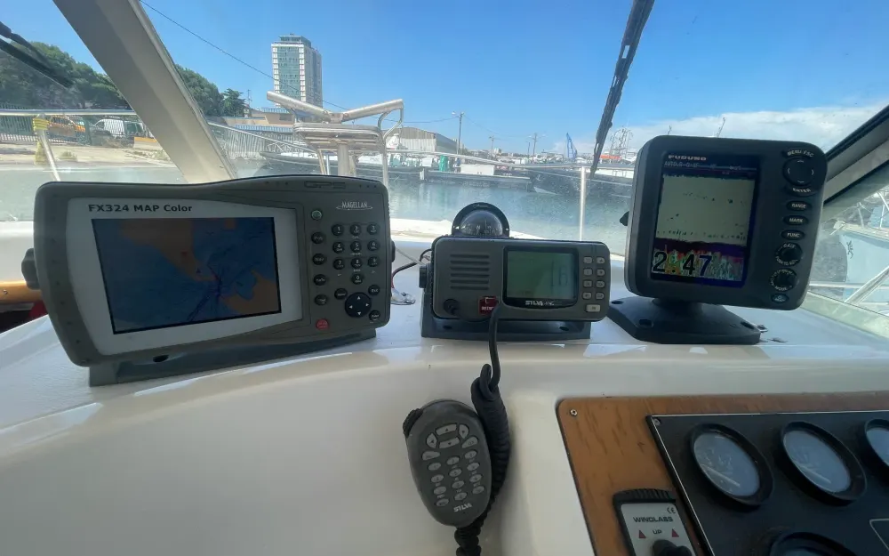 slider 15 Beneteau Antares 710