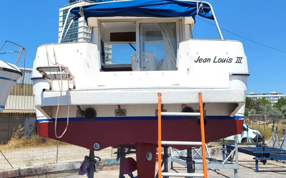 slider 2 Beneteau Antares 710