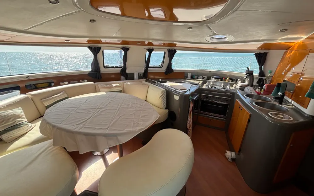 slider 1 Fountaine Pajot Belize 43