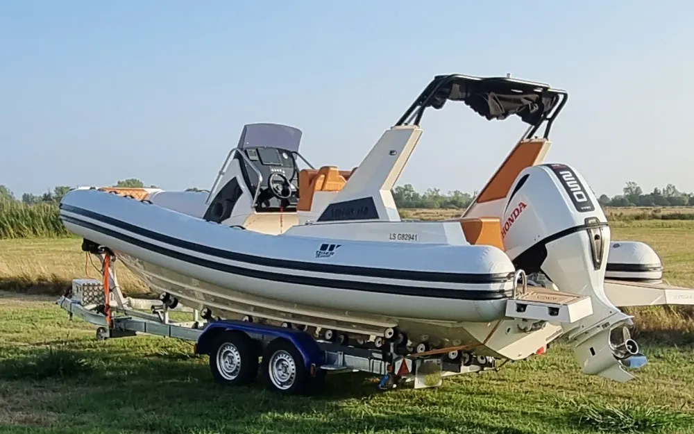 slider 0 Tiger Marine 750 TOP LINE