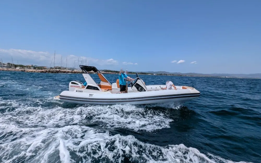 slider 4 Tiger Marine 750 TOP LINE