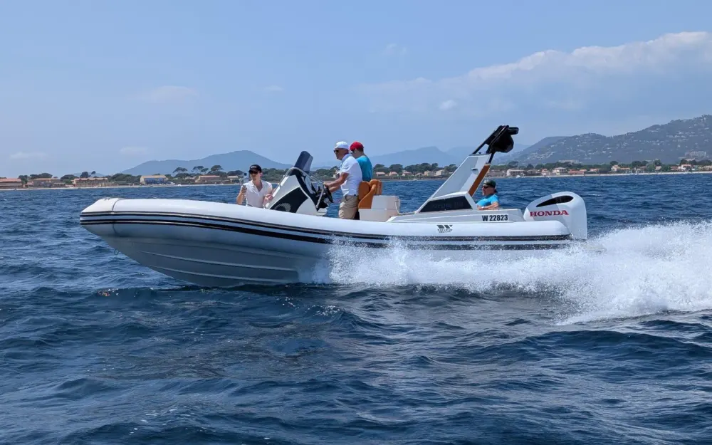 slider 8 Tiger Marine 750 TOP LINE