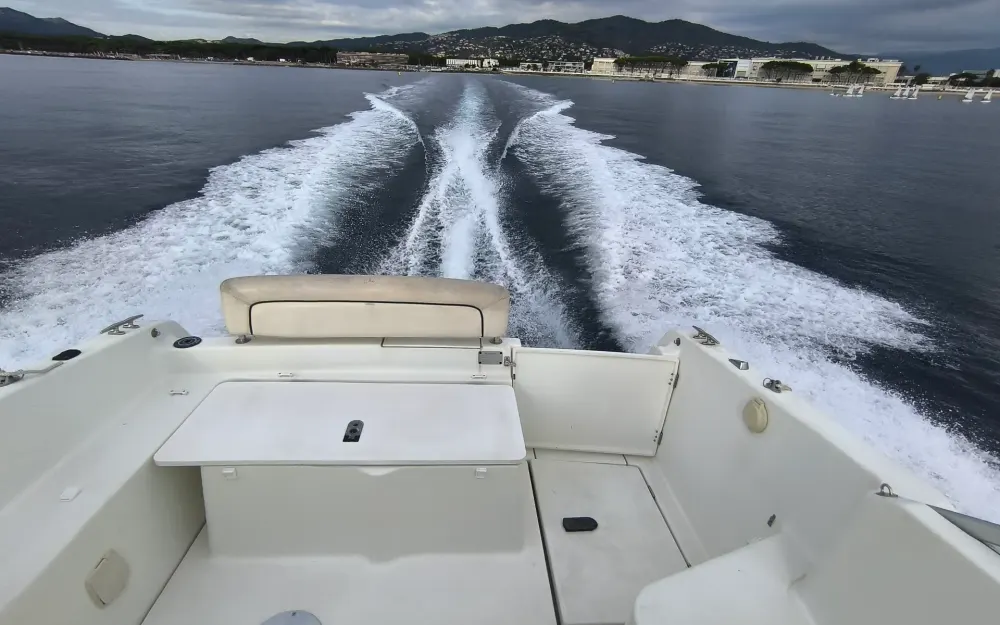 slider 2 Beneteau Flyer 701