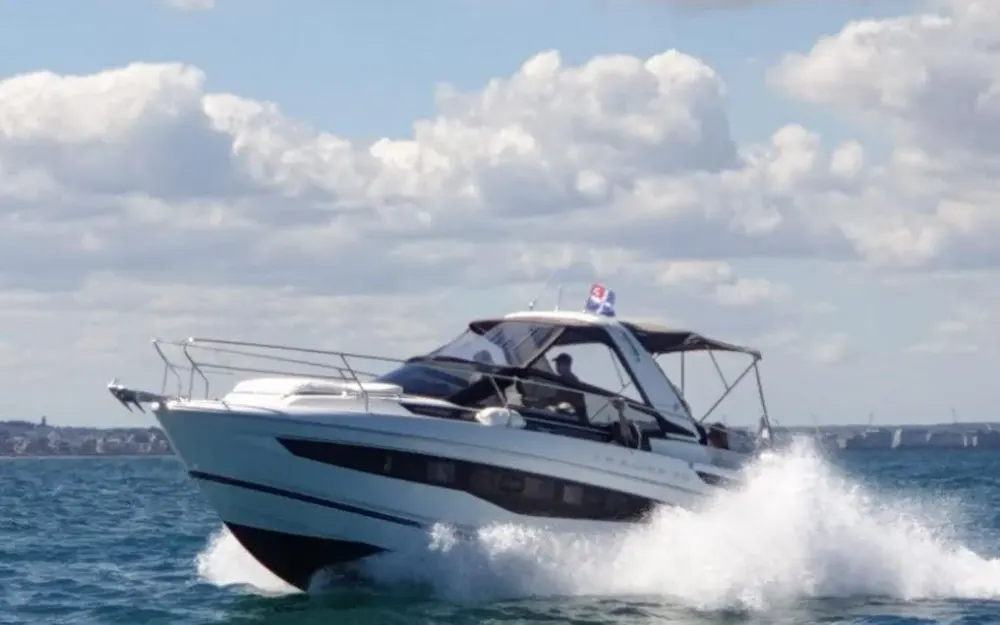 slider 7 Jeanneau Leader 30