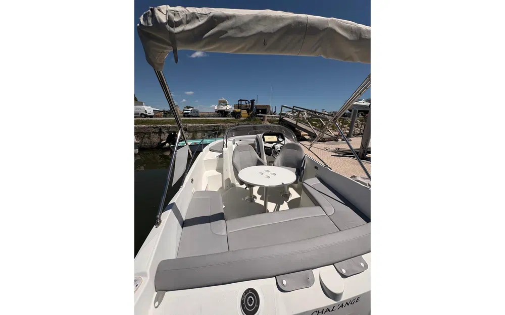 slider 3 Beneteau Flyer 650 Open Flyer 650 Sun Deck