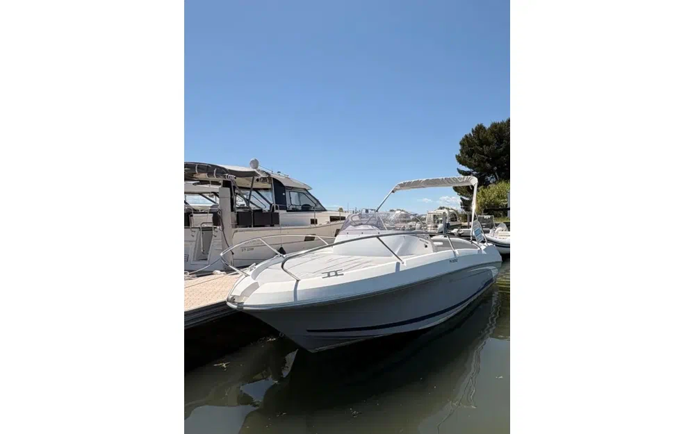 slider 0 Beneteau Flyer 650 Open Flyer 650 Sun Deck