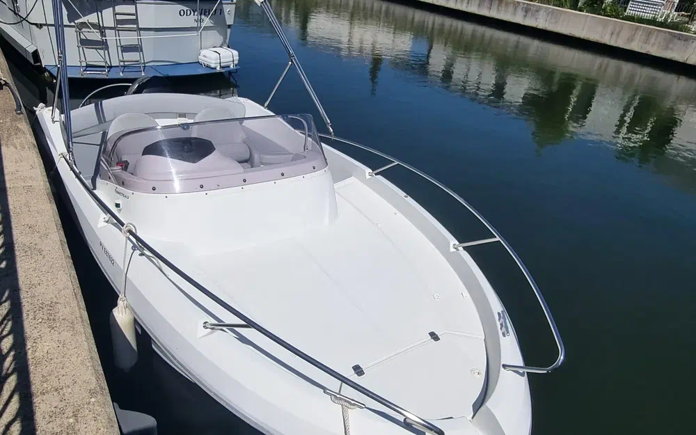 slider 5 Beneteau Flyer 650 Open Flyer 650 Sun Deck