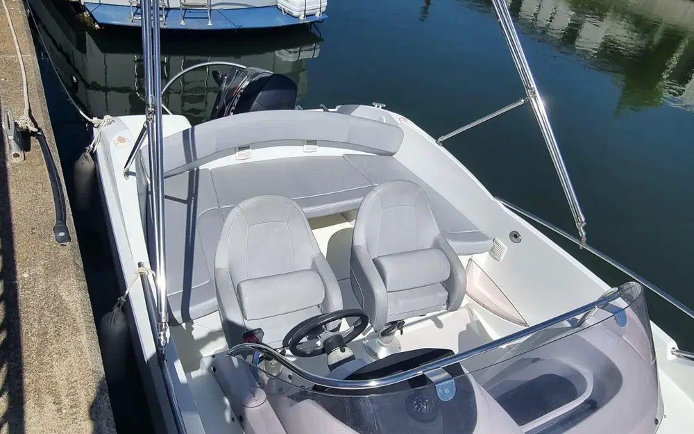 slider 6 Beneteau Flyer 650 Open Flyer 650 Sun Deck