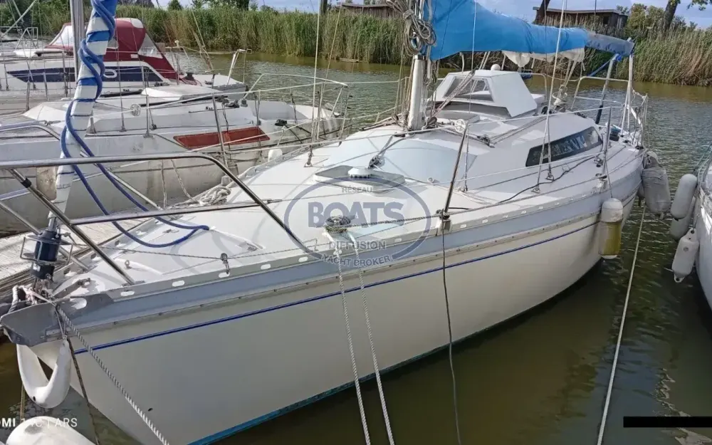 slider 2 Jeanneau Aquila